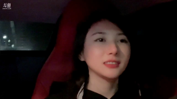 【户外】XX是个坏女人的精彩时刻 20210208 20点场