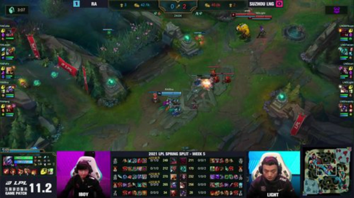 我在斗鱼看英雄联盟赛事直播英雄联盟