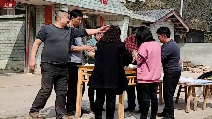 【2021-02-10 12点场】川味箩卜：《年味》老家传统手工糍粑！