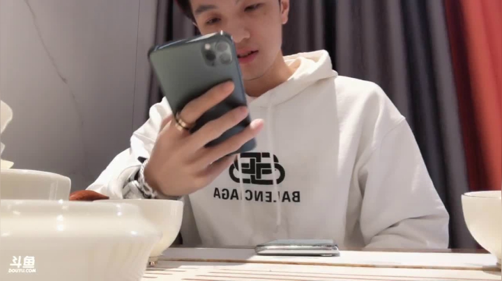 【2021-02-13 08点场】sViper丶阿灿：阿灿：新年快乐，家楞萌