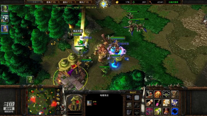 1V3美国新手！给对面阳光良好体验！虽然丢了三本！还是靠正面吃鸡ffa混战美服