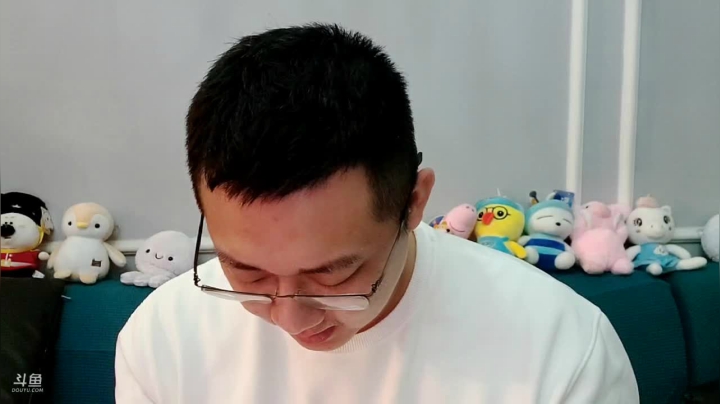 【2021-02-13 20点场】小鱼小鱼吃虾米：初二快乐，晚上户外or称霸颜值区