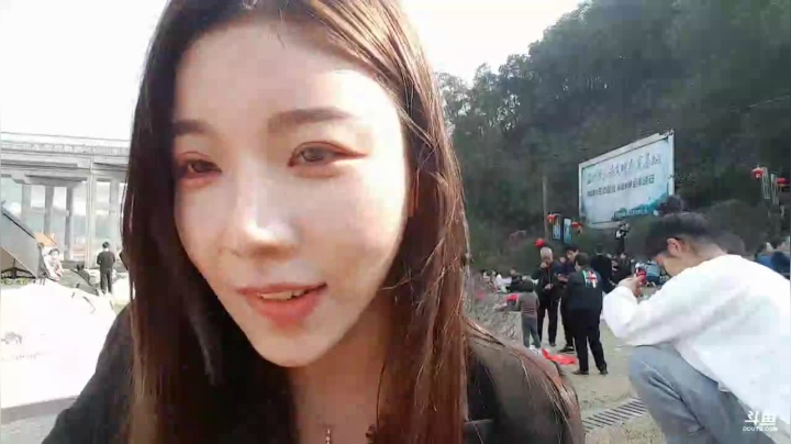 【2021-02-15 13点场】丽亚celiahunne：小姨子： 情人节快乐 希望你们在呀