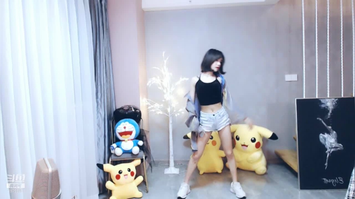 我在斗鱼看沫沫同学丶直播舞蹈