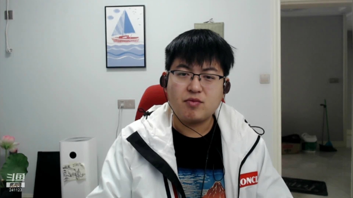 我在斗鱼看火力堂主直播户外