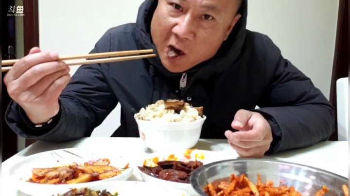 【2021-02-17 18点场】黑哥户外：祝大家新年快乐 2346676