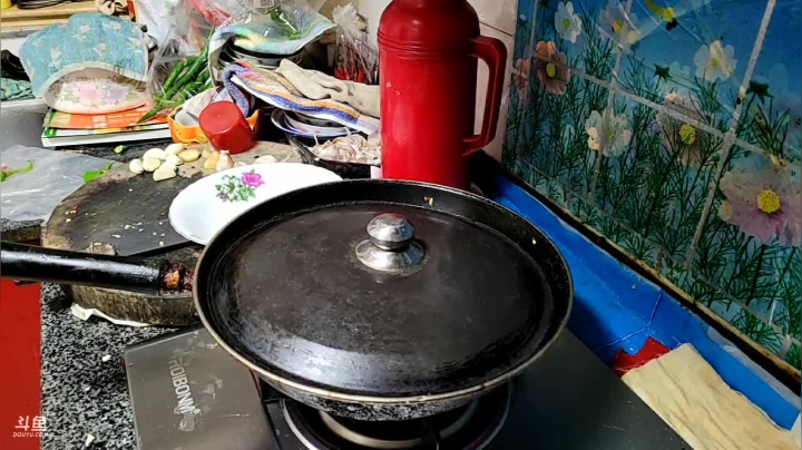 【2021-02-17 22点场】黑人毅：忙工作室事情晚点开，夜宵做个
