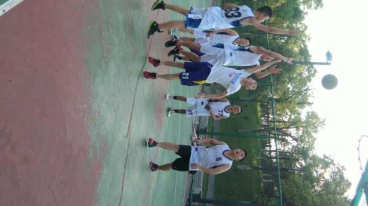 牛年第一场篮球对抗晨练