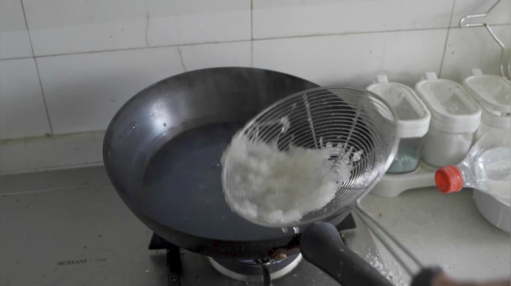 我在斗鱼看YESHI小哥直播美食
