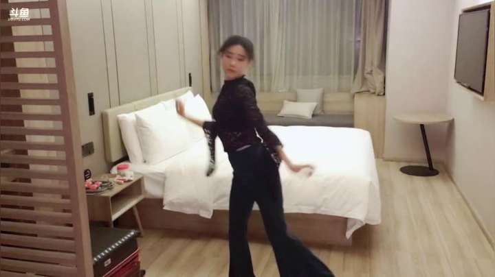 我在斗鱼看沫沫同学丶直播舞蹈