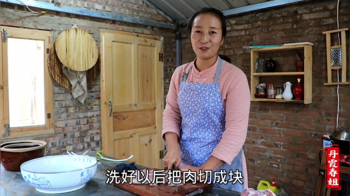 《漂亮娘们儿美食记》149_磊哥朋友带着五花肉，好奇春姐厨艺，春姐做红烧肉，朋友吃过瘾了