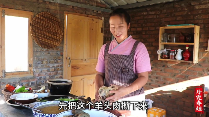 《漂亮娘们儿美食记》178_春姐教你做榆林名小吃羊杂碎，学会可以开店了，磊哥和涛吃爽了