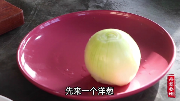 《漂亮娘们儿美食记》113_丰收的季节，收完谷子春姐做香菇肉拌面，大家干完活吃得真过瘾