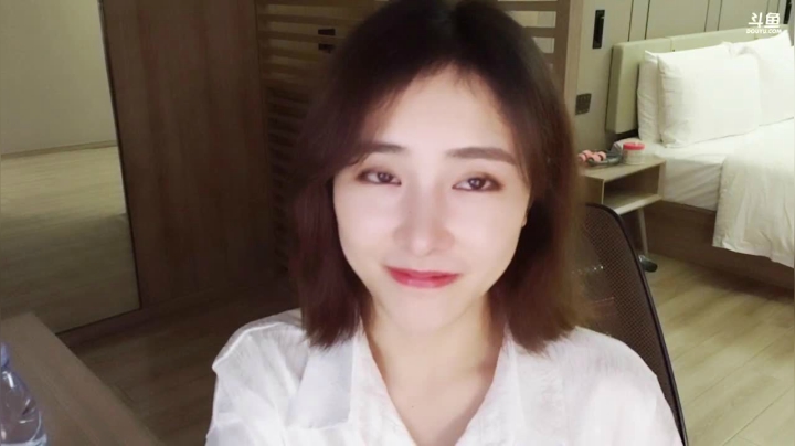 我在斗鱼看沫沫同学丶直播舞蹈