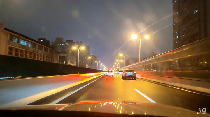我在斗鱼看黑人毅直播户外
