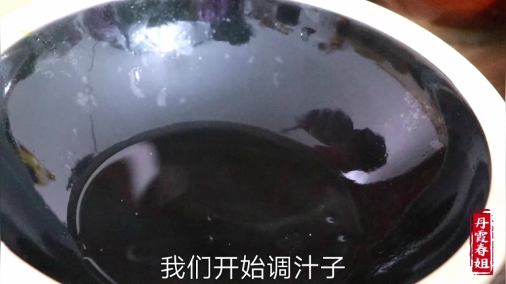 《漂亮娘们儿美食记》320_人见人爱的陕北老八碗酥肉，过年不能少它，不油不腻吃饱了还想吃