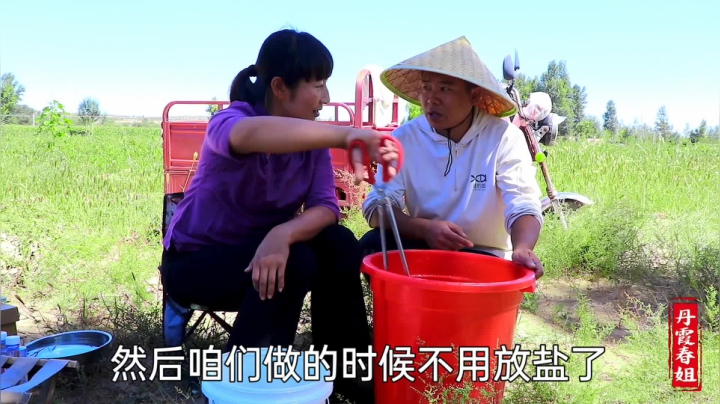 《漂亮娘们儿美食记》172_都说秋季的大闸蟹肥，春姐去朋友家河塘，搭灶清蒸一锅，果然鲜香