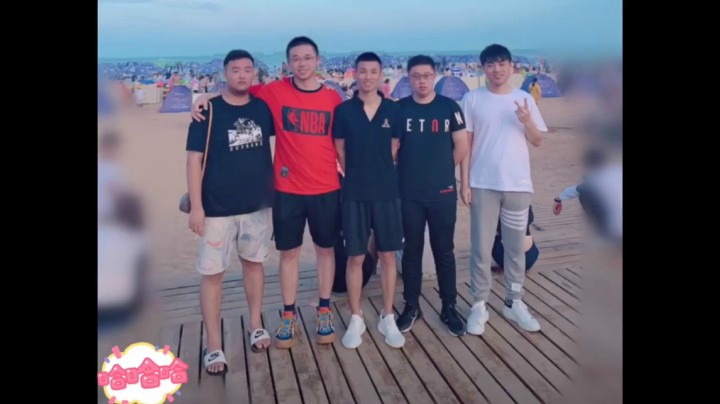 【搞笑】宝哥游玩图片动起来！让我们一起摇起来！