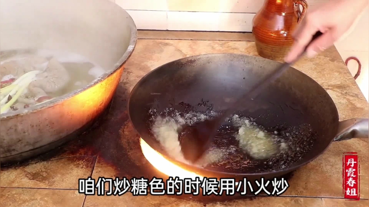 《漂亮娘们儿美食记》76_天上龙肉，地下驴肉，春姐做爆炒驴板肠，姐弟三饭桌上吃的真热闹
