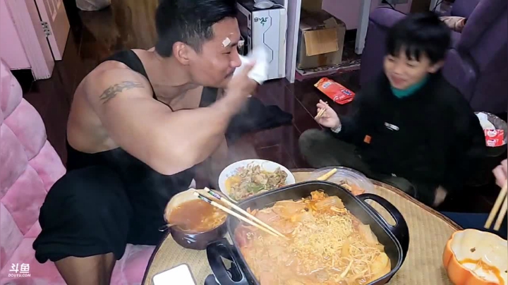我在斗鱼看黑人毅直播户外