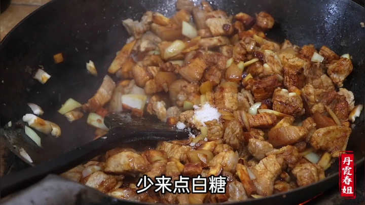 《漂亮娘们儿美食记》78_春姐在家做卤肉饭，肥而不腻，肉香软糯，弟弟说汤汁拌饭才爽！