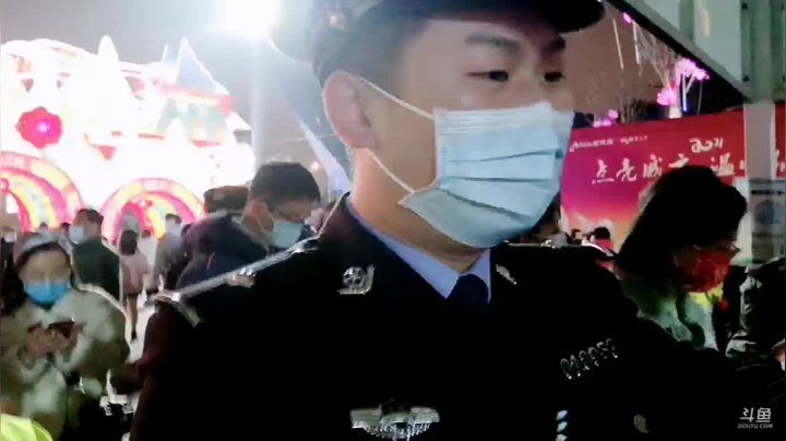 【2021-02-26 18点场】武汉交警：元宵节游园博园 遵守交规才最赞