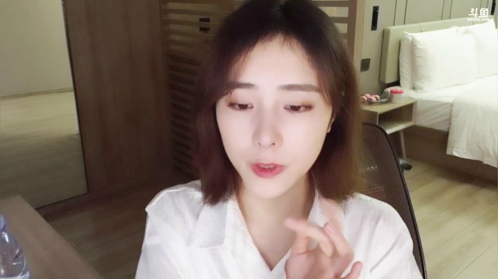 我在斗鱼看沫沫同学丶直播舞蹈