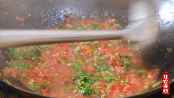 《漂亮娘们儿美食记》369_1碗荞面加1勺水，做出西北人最爱吃的搅团，有粉丝说像非洲的西玛