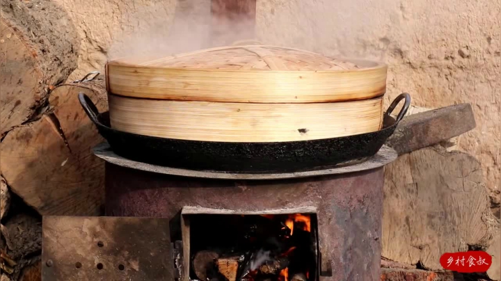 《乡村老流氓美食记》77_70买块带皮驴肉，大冷天做个“驴肉扣碗”，入口即化，越吃越暖和