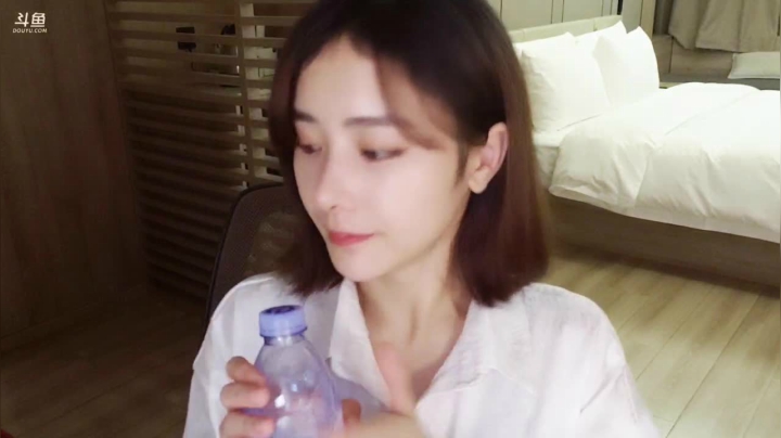 我在斗鱼看沫沫同学丶直播舞蹈