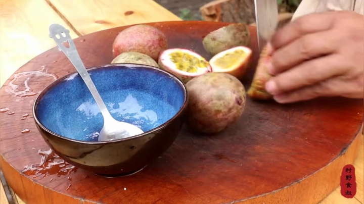 《乡村老流氓美食记》198_市场里买了条三道鳞做“糖醋鲤鱼”，老伴只吃了一口，就赞叹不已
