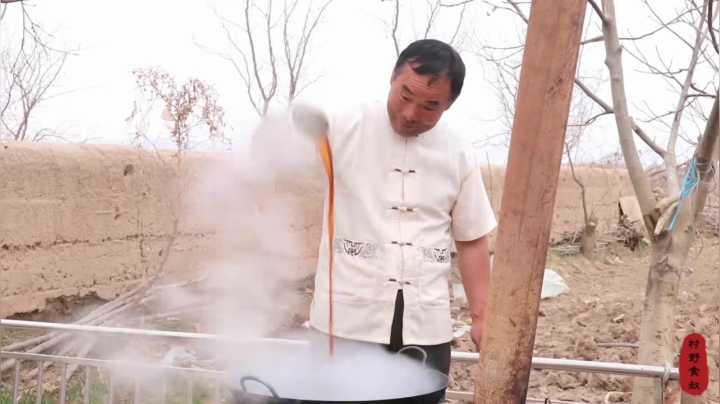 《乡村老流氓美食记》259_买点排骨，半斤冰糖3两醋，不放一滴油，这样吃太爽了