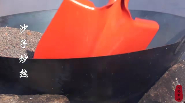 《乡村老流氓美食记》291_乳鸽这么吃才叫爽，农村大叔沙h半小时，狗子都在飙口水了