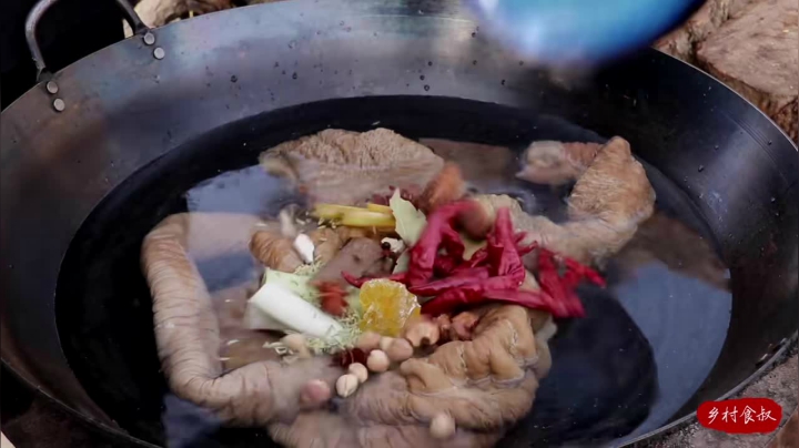 《乡村老流氓美食记》10_都说宁舍孩他娘不舍驴板肠，今天专门给老婆卤一锅，过年吃着解馋