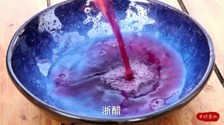 《乡村老流氓美食记》91_都说宁舍孩他娘不舍驴板肠，今天给老婆卤一锅，味道果然名不虚传