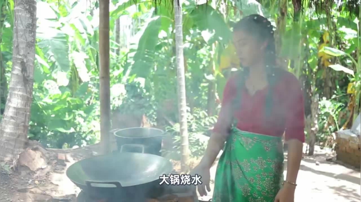 《姐妹花儿野外美食》208_泰国姑娘制作网红蒜香虾仁意面，简单的家庭版做法，看的直咽口水