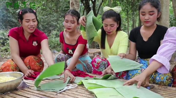 《姐妹花儿野外美食》28_泰国的古法蛋糕刷新你的认知，能劝退游客的美食却受当地人追捧