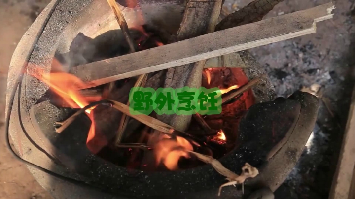 《姐妹花儿野外美食》51_皮皮虾的正确吃法，原来肉这么多，以前都白吃了