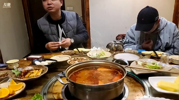 【2021-03-04 20点场】叶子户外：金鱼奖，贵州贵阳的街道