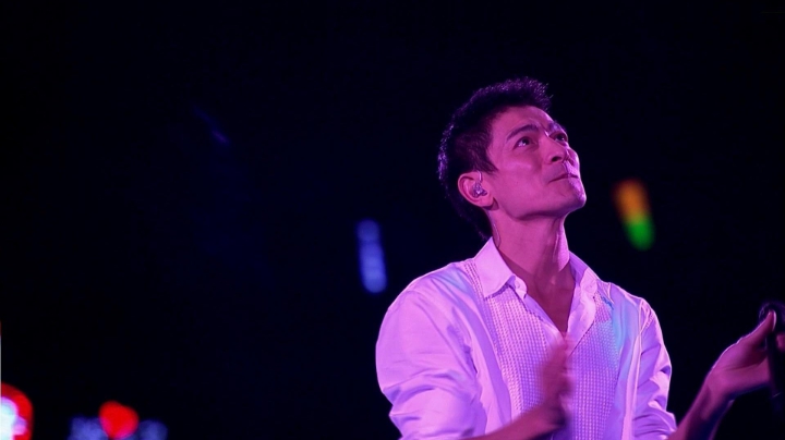 今年48岁了，我还能跟他们拼下