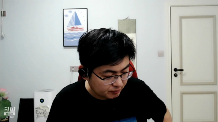 我在斗鱼看火力堂主直播户外