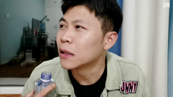 【2021-03-14 03点场】美食老王：等一会儿开。