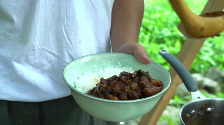 我在斗鱼看YESHI小哥直播美食