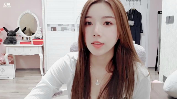 【2021-03-16 18点场】丽亚celiahunne：小姨子： 祝我节日快乐