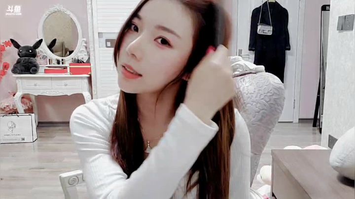 【2021-03-16 18点场】丽亚celiahunne：小姨子： 祝我节日快乐