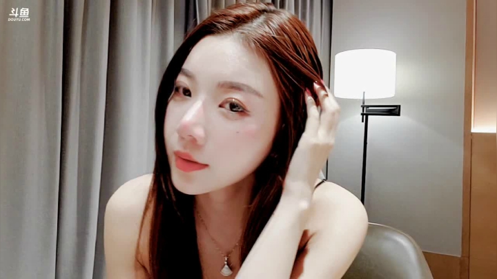【2021-03-17 20点场】丽亚celiahunne：小姨子： 祝我节日快乐