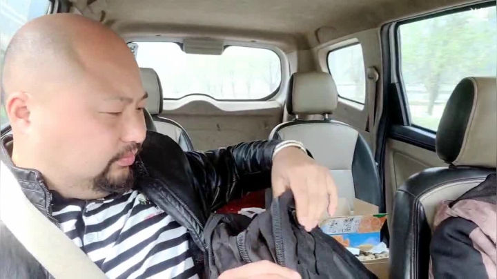 我在斗鱼看深山大咖直播美食