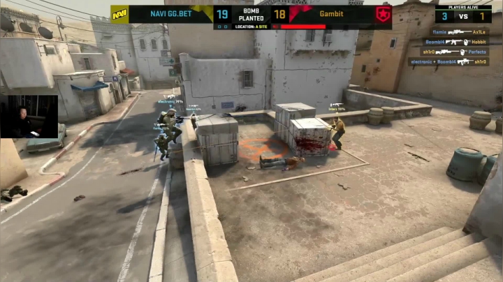 【2021-03-21 20点场】CSGO馒头：正面打不过全是背身