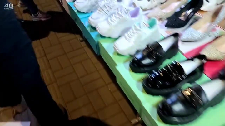 【2021-03-25 21点场】叶子户外：《纪实直播》新疆之旅→穿越洛克之路