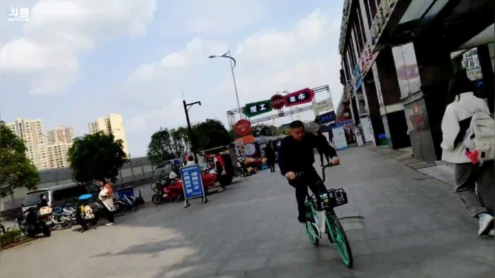 【2021-03-26 16点场】无聊透顶的周扒皮：成都理工大学  6881241